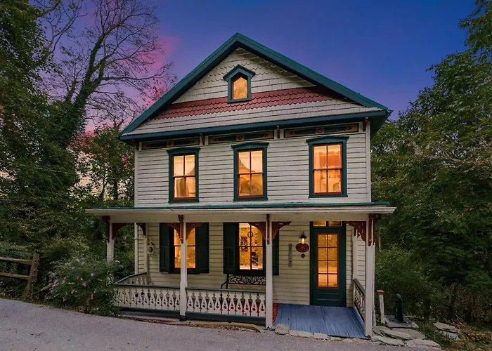 Enchanting Cottage, Walk To Downtown Harpers Ferry
