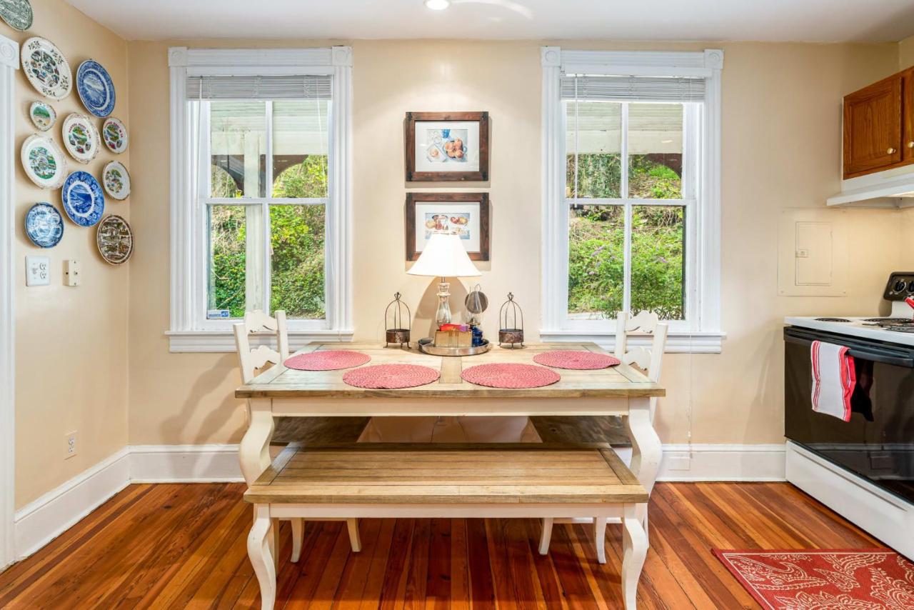 Enchanting Cottage, Walk To Downtown *